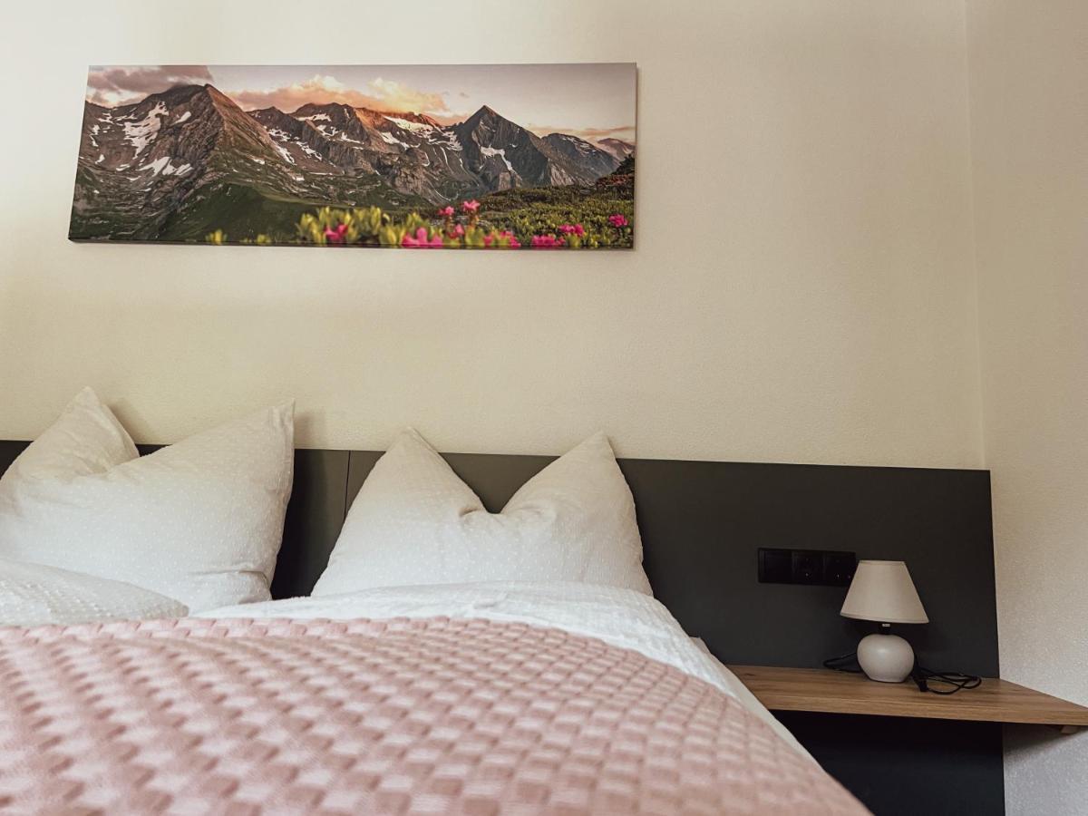Apartment Goldene Mitte Aschau Im Zillertal Exterior photo